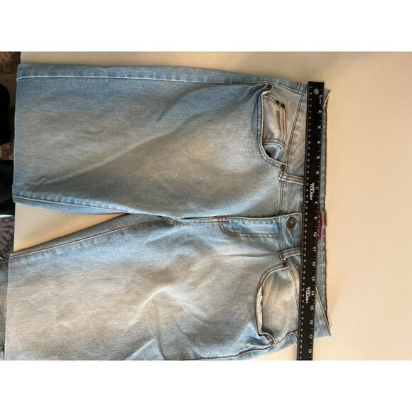 Women Red Rivet Crop Roll Hem Sz 15 Junior Light Wash Jeans - Picture 6 of 7